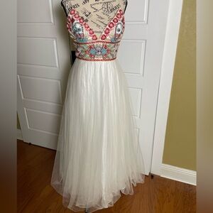 Camille LA VIE Beaded Bodice White Tulle Gown  Size 4